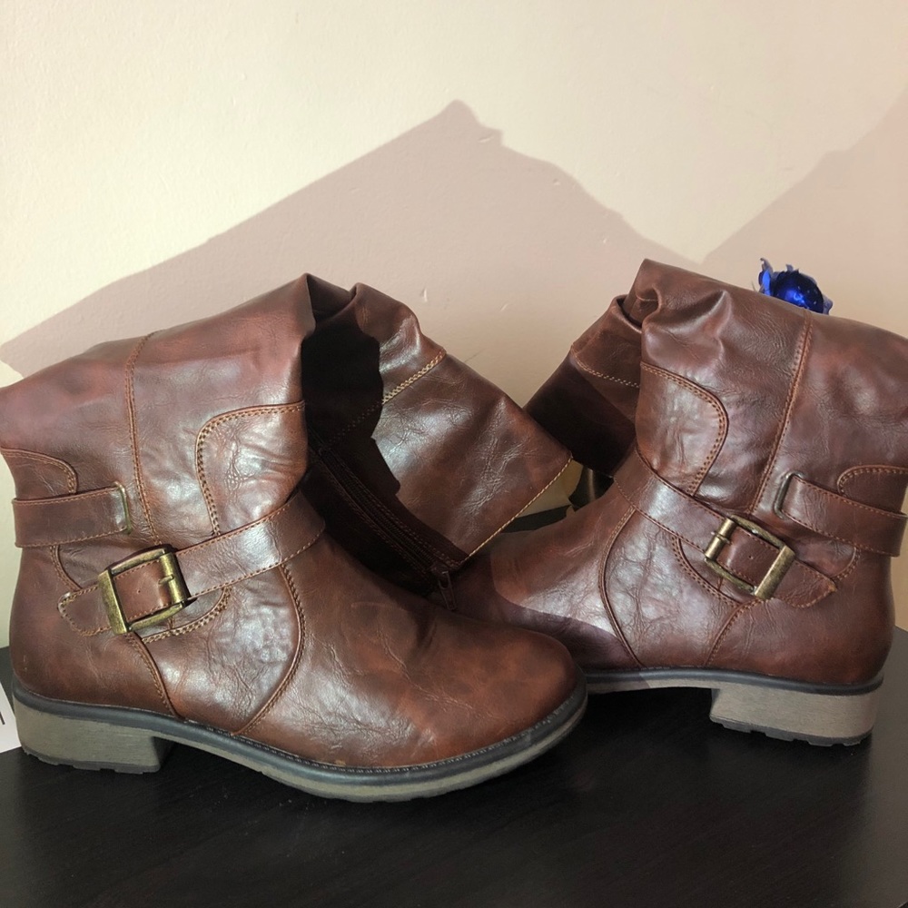 Knee-high Leather BareTraps boots